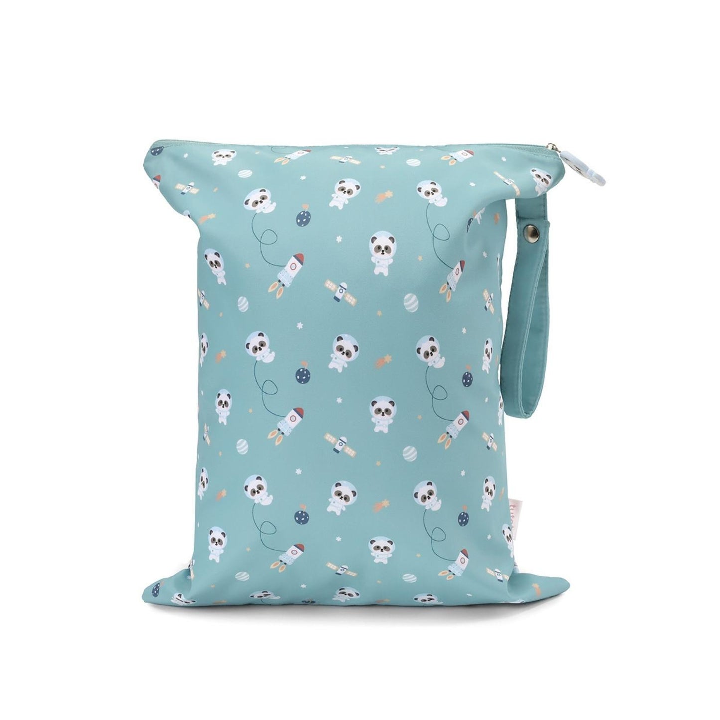 Bolsa Impermeable Pandas in Space de Tutete. Esta bolsa impermeable infantil es el accesorio perfecto para llevar la muda de recambio, la ropa sucia o los trajes de baño mojados de forma higiénica y cómoda.