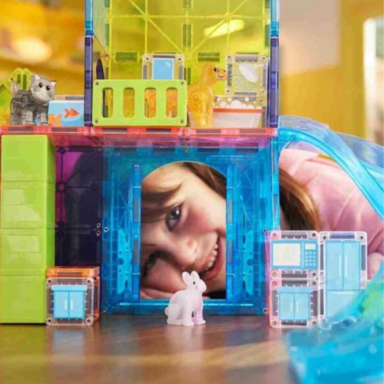 🐶 Juguete Magnético Pet Playhouse – Magna-Tiles® | El paraíso de las mascotas
🔸 50 piezas magnéticas para construir y jugar sin límites
🔸 4 adorables figuras de mascotas + cuidador Mix & Match
🔸 Puertas dobles, pieza deslizante y cubos microMAGS
🔸 Juego simbólico que fomenta empatía, lenguaje y creatividad
🔸 Compatible con todos los sets Magna-Tiles® y principales marcas del mercado 