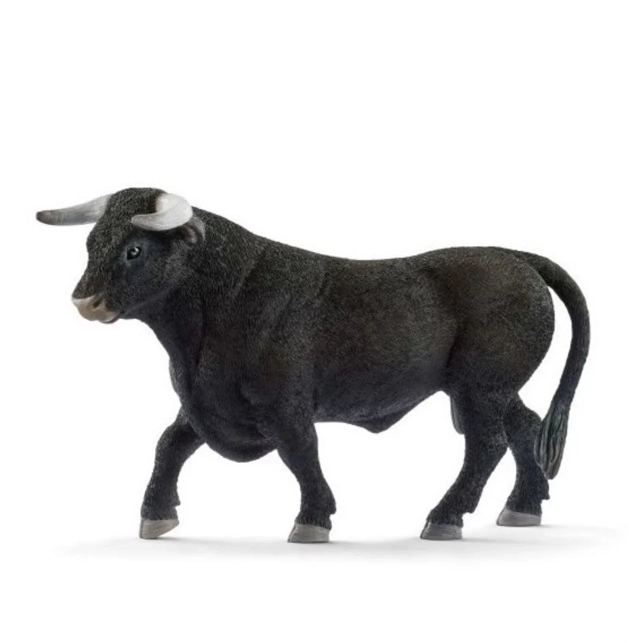 Figura Toro Negro – Schleich 🐂
Edad recomendada: 3 a 8 años
Dimensiones: 14,2 x 4,8 x 9 cm
Incluye: 1 figura
