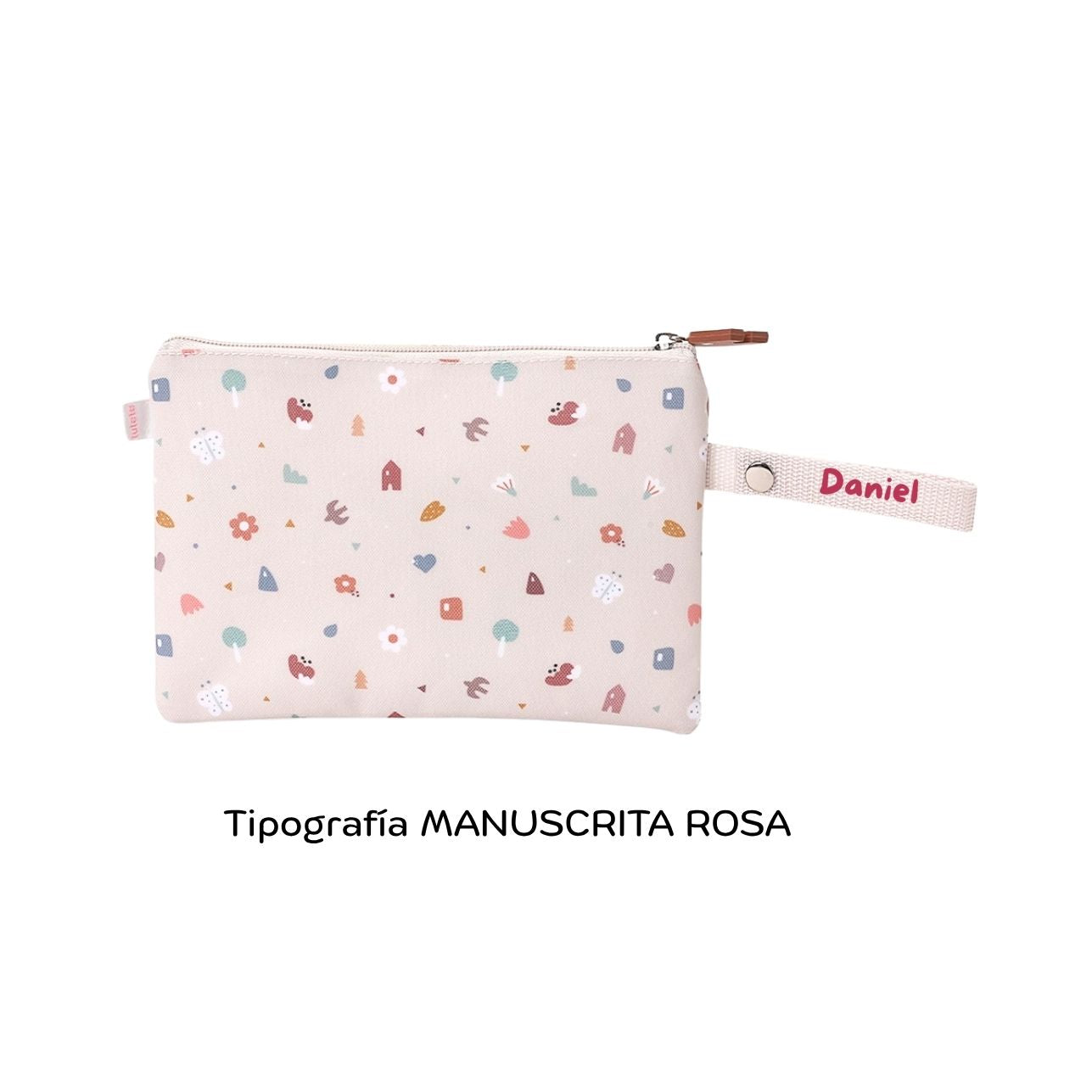 ¡No busques más! Si necesitas una bolsita pequeña resistente y personalizable para el almuerzo de tu pequeño, la funda para bocadillo Impermeable GEOMETRIC NATURE Personalizable de Tutete es justo lo que necesitas.
Bolsita de interior impermeable para llevar el bocadillo o fruta al colegio y no usar papel de aluminio ni bolsas de plástico que tanto contaminan. Una opción ecológica y muy divertida para proteger el medio ambiente.
