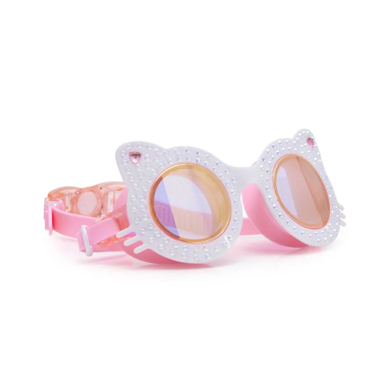 Diseñadas para peques a partir de 6 años, estas gafas no solo protegen los ojos, ¡también roban sonrisas! Su diseño alegre con detalles super salvajes las convierte en el complemento ideal para disfrutar en la piscina, la playa o en las clases de natación.
Fabricadas con 100% silicona hipoalergénica, sin látex y con una cinta suave ajustable, se adaptan cómodamente sin apretar. Las lentes cuentan con protección UV y tratamiento antivaho, asegurando una visión clara y segura bajo el agua.