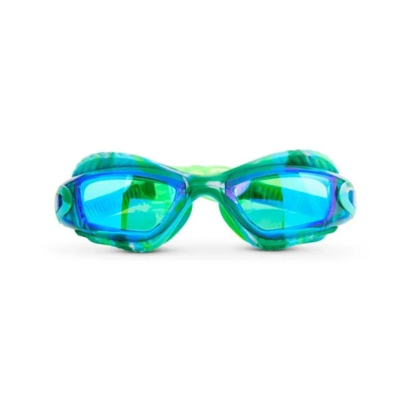Conviértelo en el accesorio favorito del verano con las gafas de natación Bling2o Gafas de natación EXPLORE-BLUE SPLASH. Diseñadas para peques a partir de 6 años, estas gafas no solo protegen los ojos, ¡también roban sonrisas! Su diseño alegre con detalles super salvajes las convierte en el complemento ideal para disfrutar en la piscina, la playa o en las clases de natación.