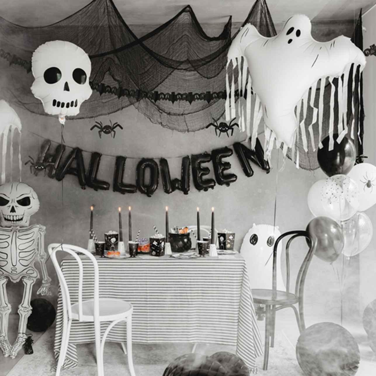 👻 Globo Metalizado Fantasma con Flecos – 93 x 86 cm
Incluye: 1 globo + 1 pajita para inflado
Medidas aproximadas: