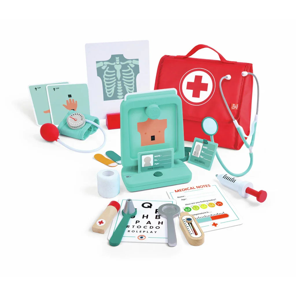 Deja que tu hijo se meta en el papel de un médico con el set médico del pequeño doctor. Con herramientas realistas como un aparato de rayos X, un estetoscopio y un termómetro, este set de juego estimula la imaginación y el juego de roles a la vez que enseña valiosas habilidades para la vida. Con colores vivos y actividades atractivas, fomenta el aprendizaje práctico e inspira la creatividad.
