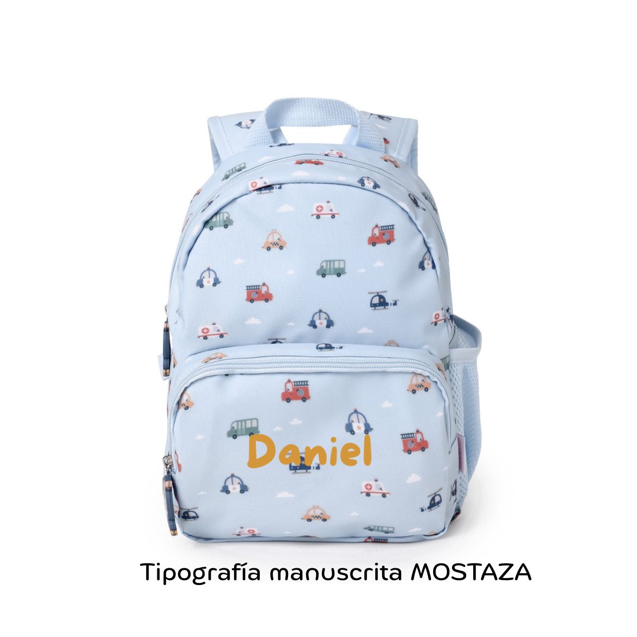 Mochila Infantil City Cars de Tutete. Esta mochila infantil personalizable tiene el tamaño perfecto para niños de 12 meses a 5 años, ideal para llevar una muda, snacks y su juguete favorito. Su diseño impermeable protege todas sus pertenencias en los días de lluvia,
