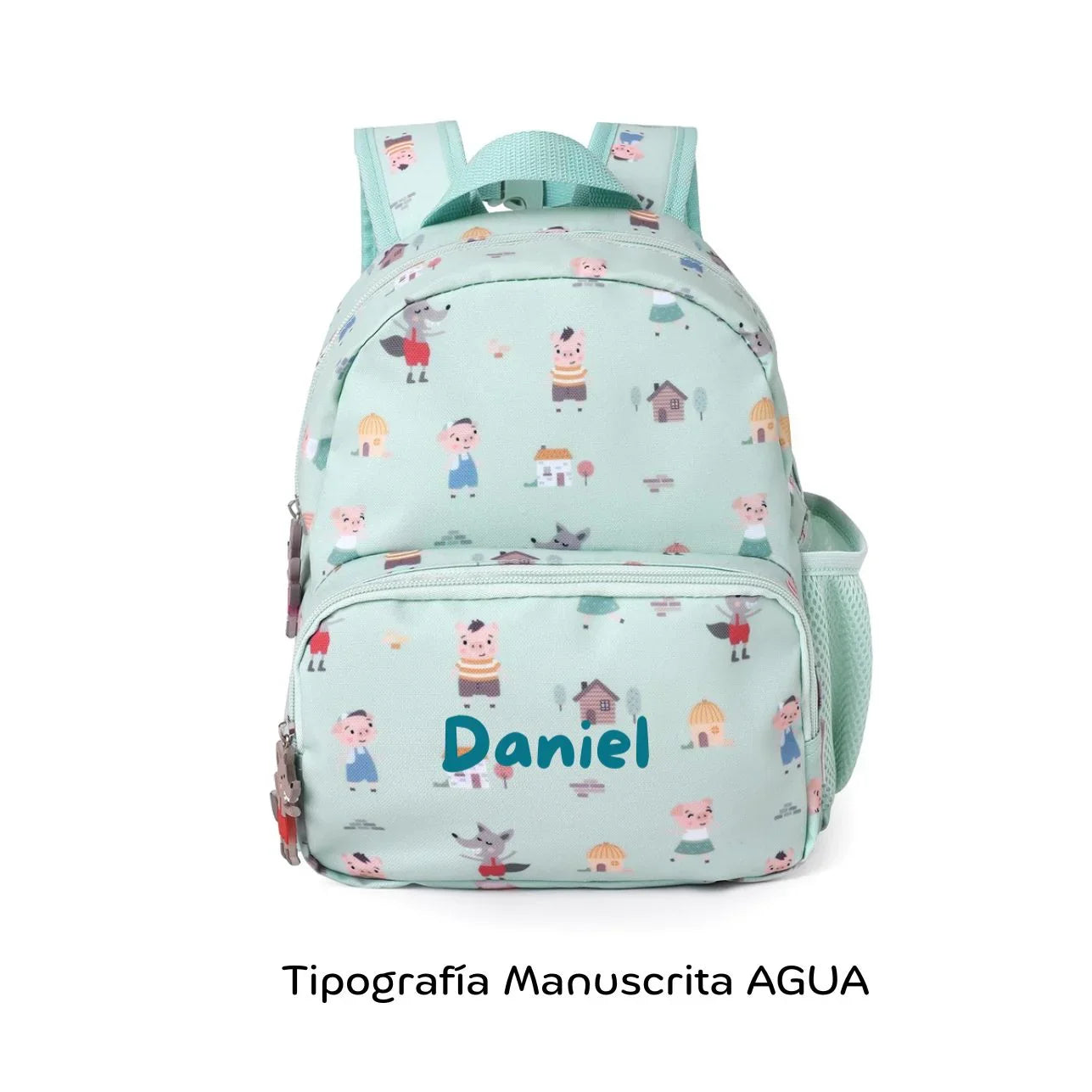¡La Mochila Infantil three little Pigs, los tres cerditos, Personalizable de tutete es perfecta para esos pequeños aventureros en su regreso a clases! esta mochila es un must-have para llevar a la escuela. 
