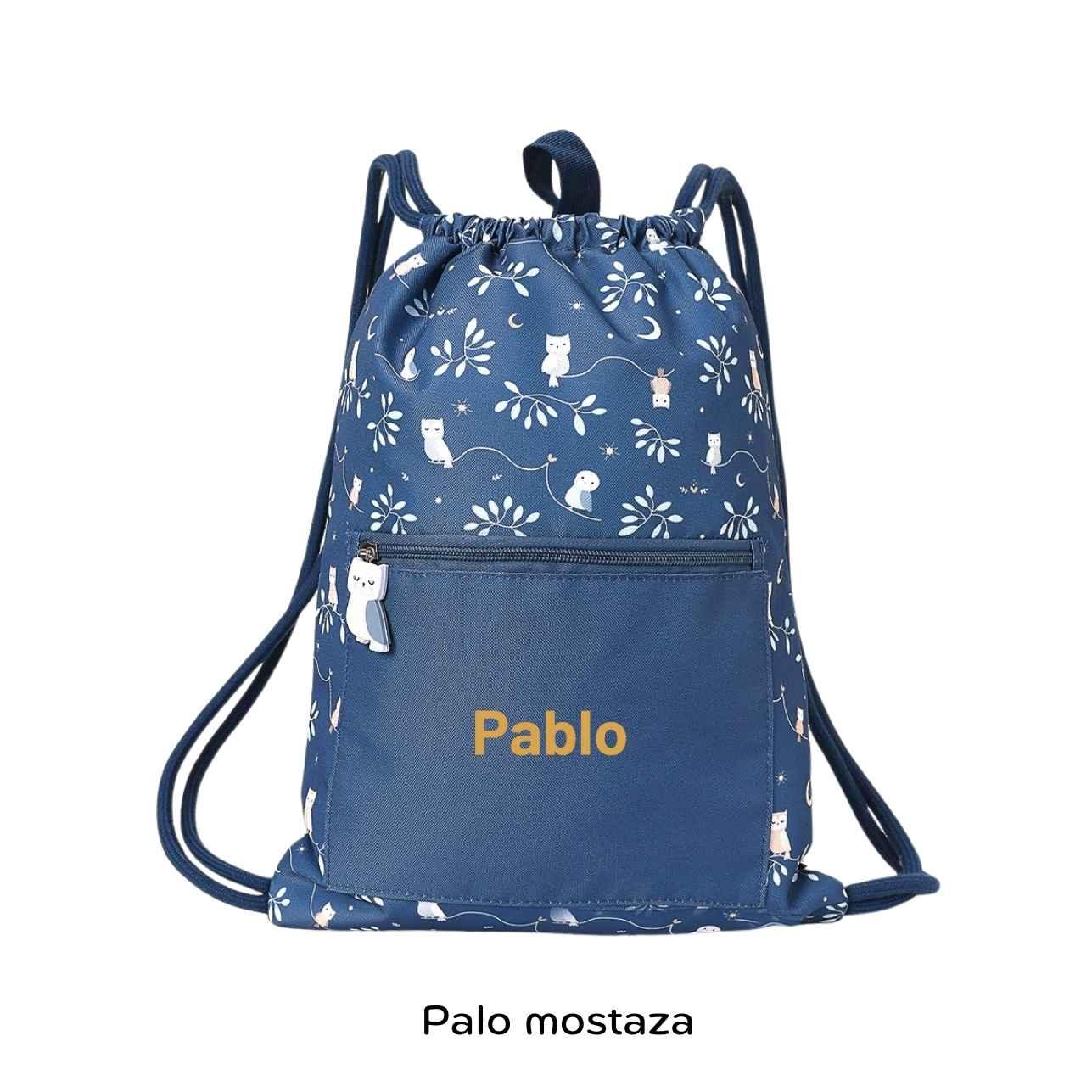La Mochila Saco Impermeable de Tutete, con diseño exclusivo de coches de ciudad es el accesorio imprescindible para acompañar a los peques en sus días más movidos: piscina, deporte, excursiones o cualquier aventura escolar.
Su interior impermeable protege la ropa, toalla o material del agua y la humedad, mientras que su tejido exterior de secado rápido, hecho de plástico reciclado (RPET), la convierte en una opción práctica, ligera y respetuosa con el planeta.