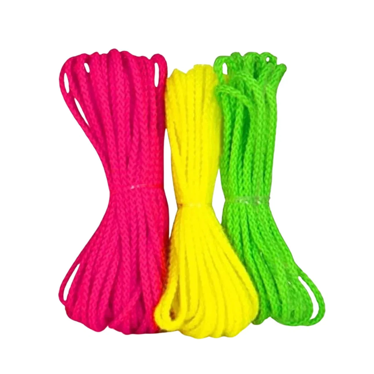 Zip STRING, un juguete revolucionario que convierte la física en puro espectáculo. Con solo un movimiento, la cuerda parece flotar, girar y volar en el aire, formando un lazo mágico que desafía la gravedad. ¿Trucos? ¡Los que tú inventes! Perfecto para niños a partir de 4 años (con ayuda), mayores de 8 y hasta adultos curiosos que adoren los retos visuales y creativos.