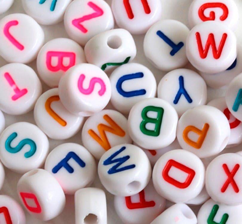 Mix de perlas Letras de colores - manodesantaoficial