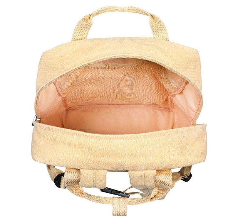 mochila grande unicornio trixie cabe a4 Esta mochila grande de Unicornio, con su carita bordada y su práctico bolsillo con reflectante en la parte frontal conquistará el corazón de vuestros peques y también el tuyo ¡Es ideal también para adultos dada su capacidad y tamaño!. vista interior