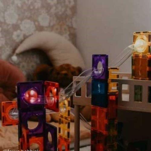 Pista de bolas luminosas colores vivos 100 piezas Cleverclixx - manodesantaoficial