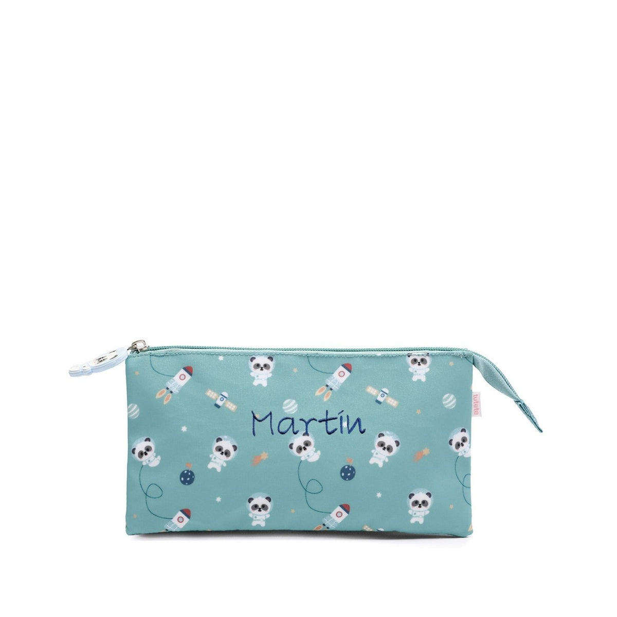 Artículos para la Vuelta al Cole Tutete bordados con el nombre de tu peque en www.manodesantaoficial.es. Personalización única, máxima calidad y envío rápido en 24h.