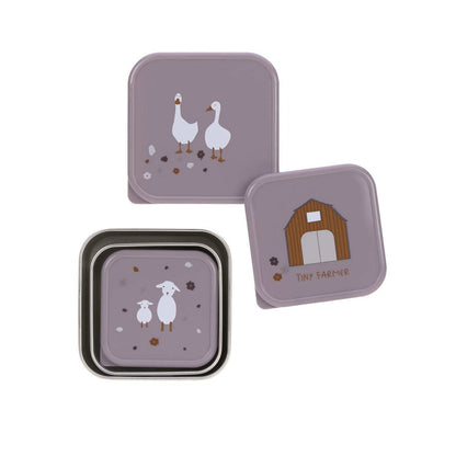 set de 3 cajitas de almuerzo de la colección Tiny Farmer de LÄSSIG es ideal para familias que buscan combinar diseño, funcionalidad y materiales seguros. Perfectas para niños a partir de 3 años, estas cajitas acompañan a tus peques en el cole, excursiones o meriendas al aire libre.