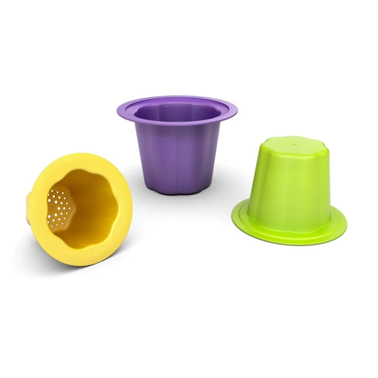 set de cubos TaBi 3 en 1 es todo lo que tu peque necesita para convertirse en el rey o la reina de los castillos de arena. Con tres cubos de distintos tamaños y colores que encajan entre sí, este juego versátil se convierte en cubo, molde y hasta colador (sí, el más pequeño tiene esa divertida función).

Perfectos para la playa, el parque o la arena cinética en casa, estos cubos están diseñados para fomentar el juego libre, la creatividad y la motricidad de forma natural. Su diseño apilable y ligero hace qu