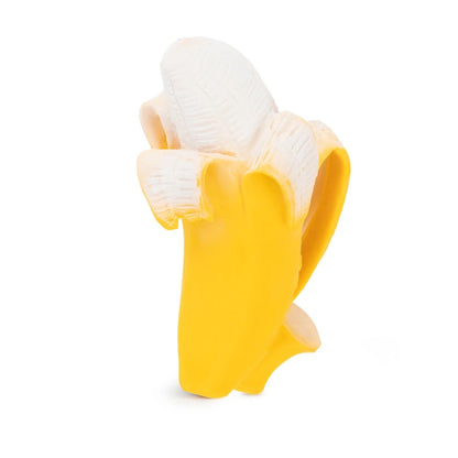 El Mordedor Ana Banana es el compañero ideal para estimular los sentidos de tu bebé y proporcionar un alivio natural durante la dentición. Su diseño realista y su textura suave lo convierten en el favorito para el juego y la hora del baño.

100% Ecológico y Seguro: Elaborado con Caucho Natural (árboles Hevea). Totalmente libre de BPA, PVC y Ftalatos.

Alivio y Estimulación: Su textura realista y suave calma las encías inflamadas mientras estimula el sentido del tacto y la imaginación.

Higiene Superior: Fab