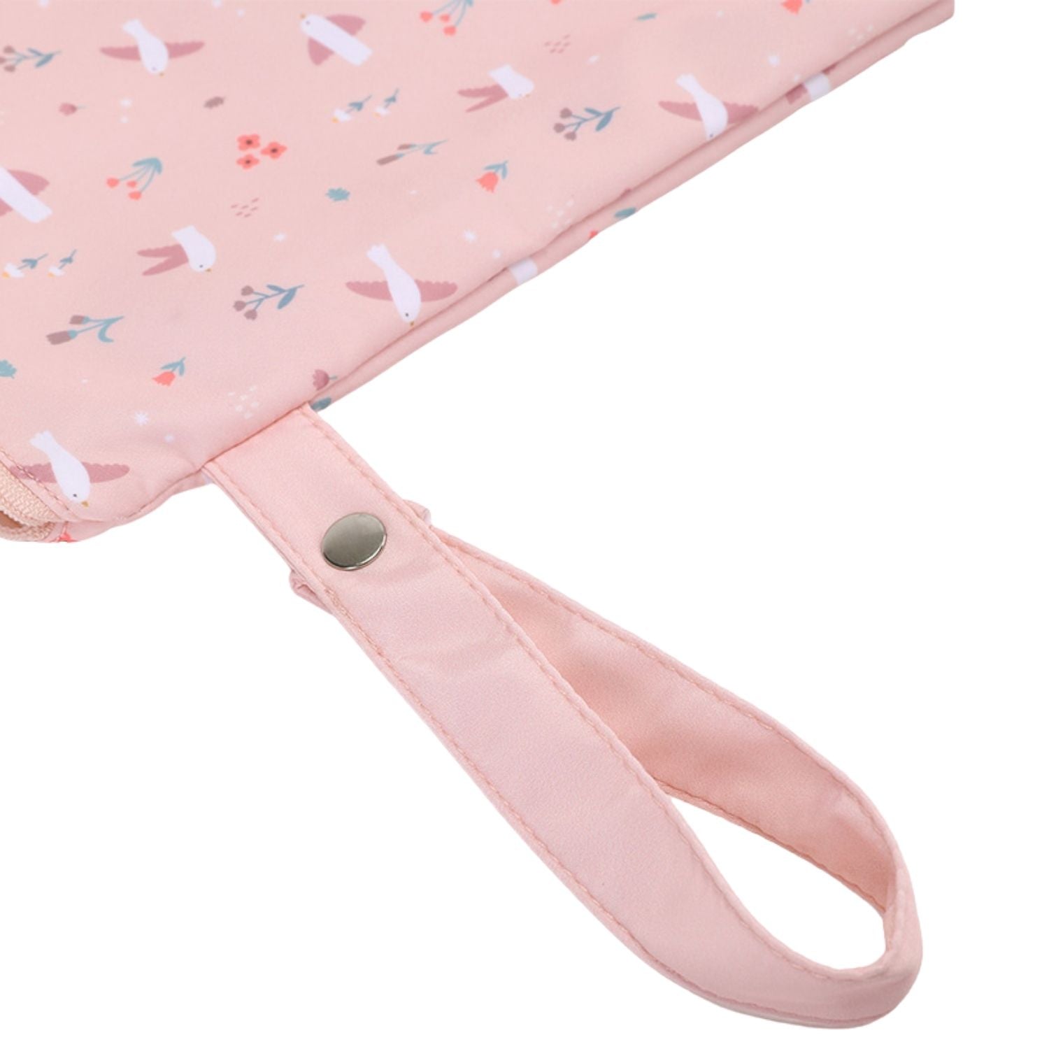 Bolsa Impermeable Blossom Birds de Tutete. Esta bolsa impermeable infantil es el accesorio perfecto para llevar la muda de recambio, la ropa sucia o los trajes de baño mojados de forma higiénica y cómoda.