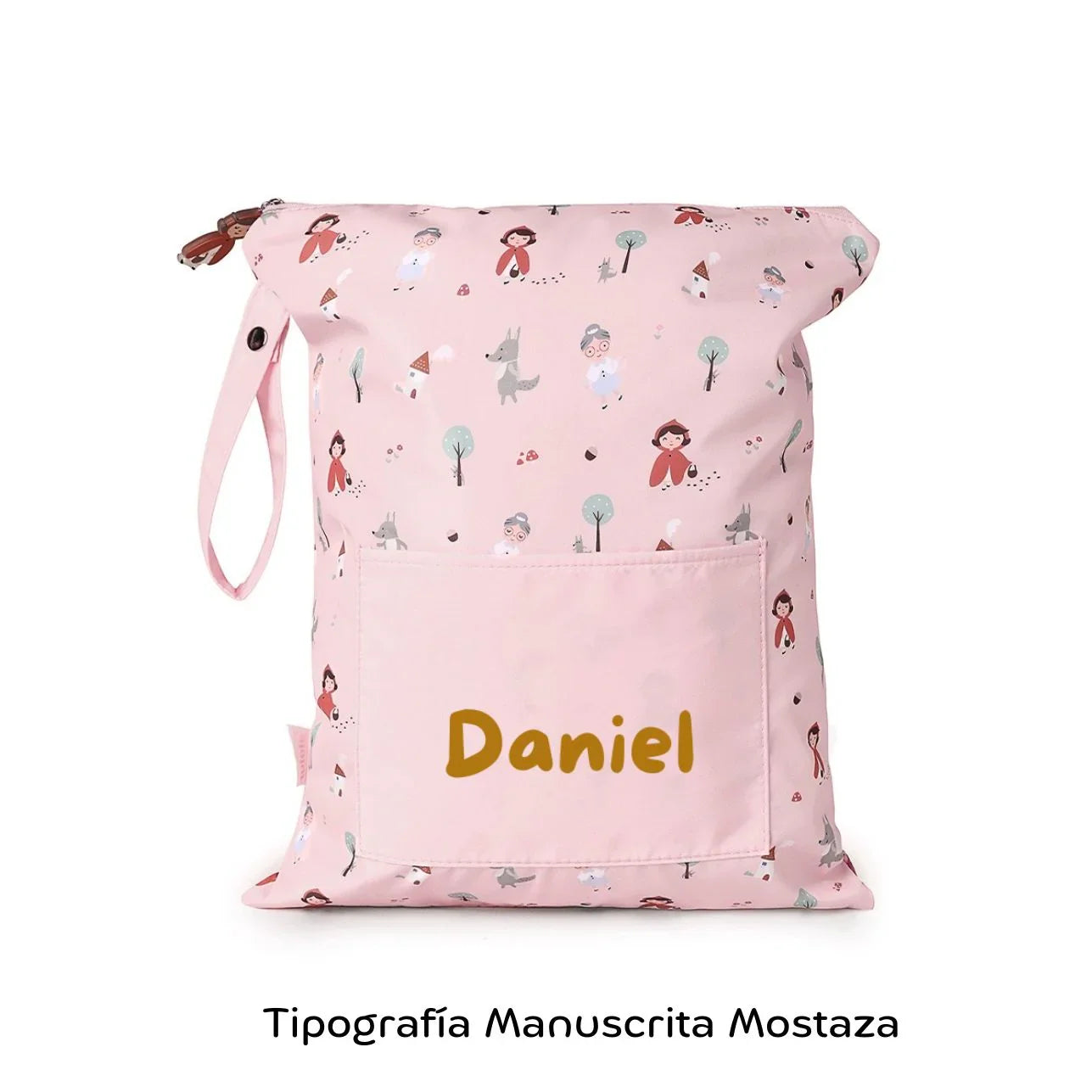  la Bolsa Impermeable Caperucita&nbsp; Personalizable de Tutete es justo lo que necesitas.


Esta bolsa es perfecta para llevar la muda de recambio a la escuela infantil o para guardar la ropa mojada o manchada después de una clase de natación. ¡Incluso es ideal para llevar la ropa interior cuando estás de viaje! El tamaño cómodo y versátil de la bolsa te permitirá llevar todo lo que necesitas. 