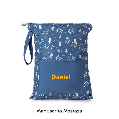 a Bolsa Impermeable Magical Forest&nbsp; Personalizable de Tutete es justo lo que necesitas.


Esta bolsa es perfecta para llevar la muda de recambio a la escuela infantil o para guardar la ropa mojada o manchada después de una clase de natación. ¡Incluso es ideal para llevar la ropa interior cuando estás de viaje! El tamaño cómodo y versátil de la bolsa te permitirá llevar todo lo que necesitas.
