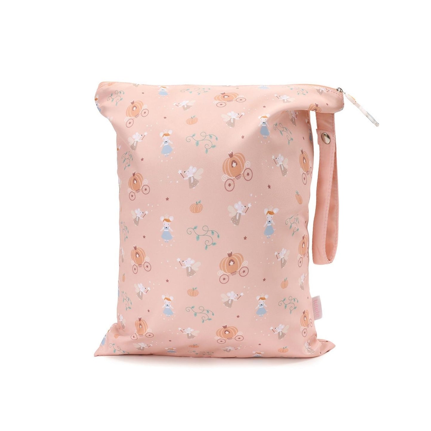 Bolsa Impermeable Mouse Fairies de Tutete. Esta bolsa impermeable infantil es el accesorio perfecto para llevar la muda de recambio, la ropa sucia o los trajes de baño mojados de forma higiénica y cómoda.
