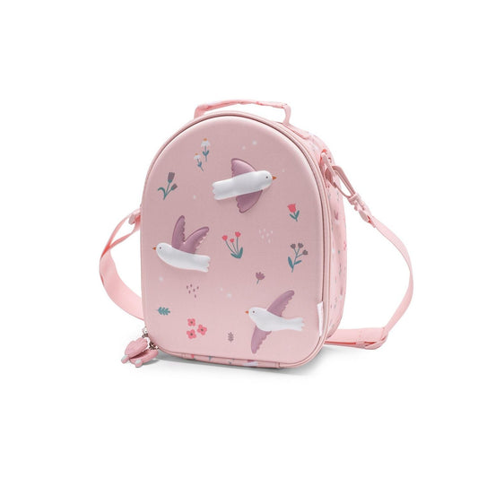 Bolsa Merienda Térmica Personalizable 3D Blossom birds (Pájaros). Esta bolsa térmica infantil es el accesorio escolar perfecto para el colegio o las excursiones, gracias a su amplio compartimento y a su llamativo relieve tridimensional. Cuenta con un bolsillo de rejilla lateral para la botella de agua y una etiqueta plastificada trasera ideal para poner los datos del peque