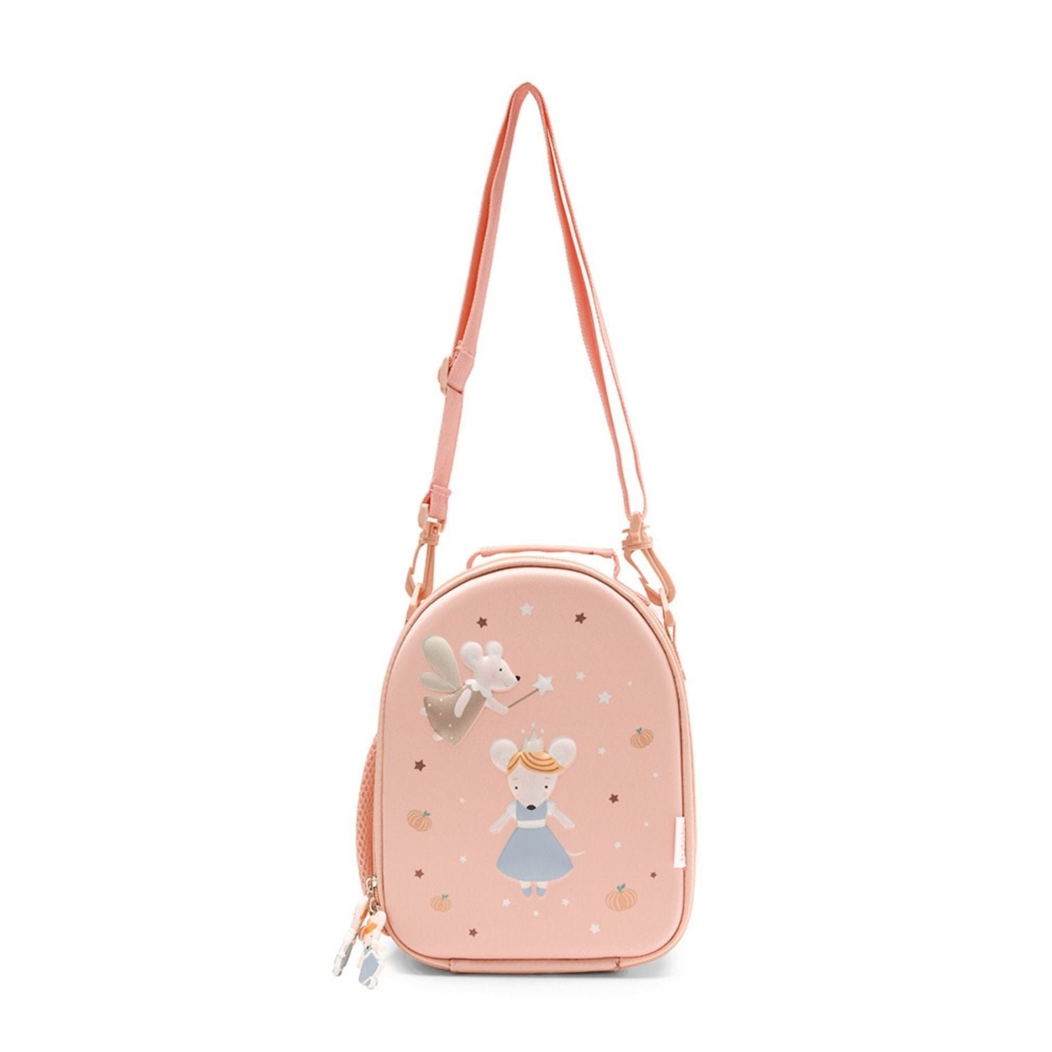 Bolsa Merienda Térmica Personalizable 3D Mouse Fairies (Cenicienta). Esta bolsa térmica infantil es el accesorio escolar perfecto para el colegio o las excursiones, gracias a su amplio compartimento y a su llamativo relieve tridimensional. Cuenta con un bolsillo de rejilla lateral para la botella de agua y una etiqueta plastificada trasera ideal para poner los datos del peque.