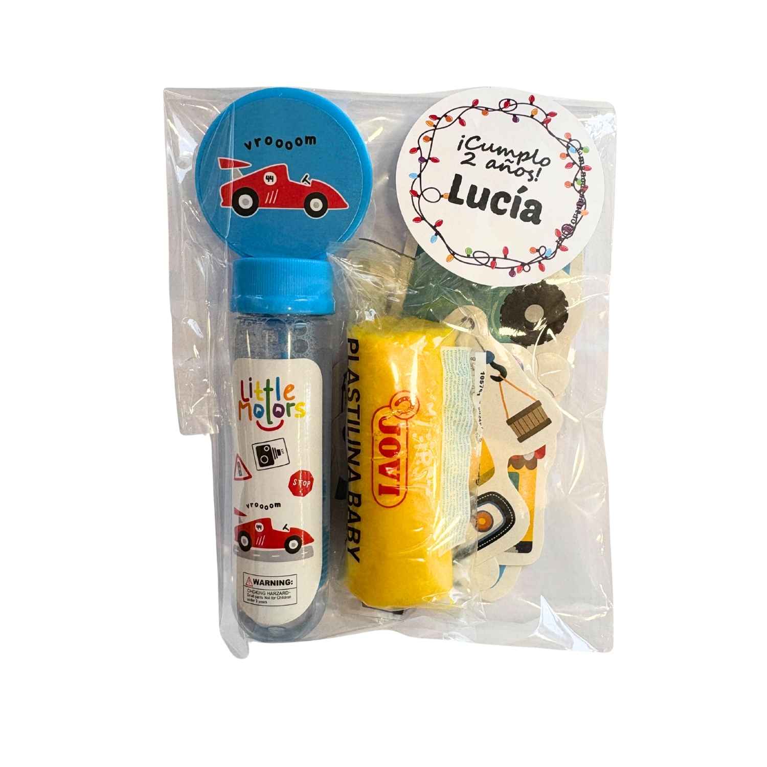 Compra la Bolsita de Cumple Little Motors en Mano de Santa. Incluye pompero, plastilina Baby y pegatinas para niños de 2 a 5 años. ¡El detalle de cumpleaños perfecto!