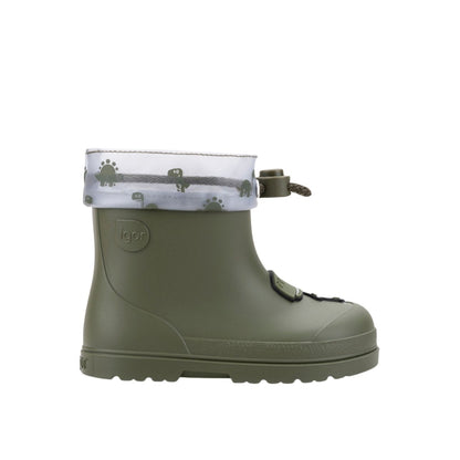 ¡Descubre las botas de agua barefoot monocolor MENDI DINO KAKI de concepto barefoot de IGOR! Son tus aliadas para aventuras en familia bajo la lluvia. Su acabado mate las hace preciosas y el diseño respetuoso con sus pies las hace flexibles y cómodas. ¿Quieres aún más motivos para comprarlas? ¡Cero Drop y la plantilla es extraíble!