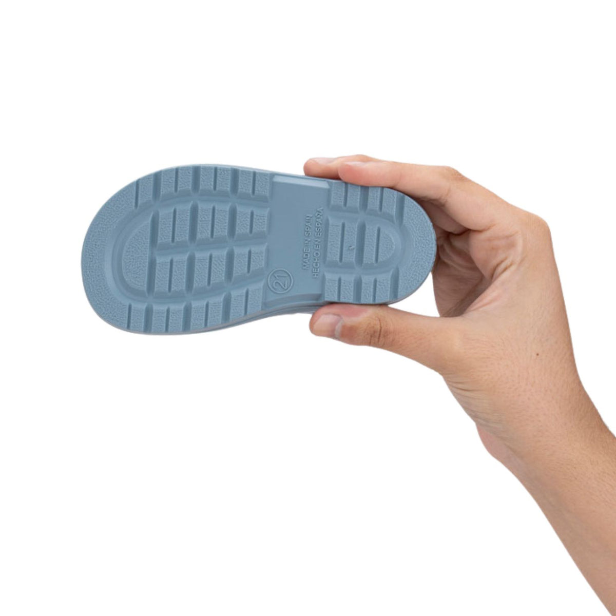 ¡Descubre las botas de agua barefoot monocolor MENDI DINO ELEFANTE de concepto barefoot de IGOR! Son tus aliadas para aventuras en familia bajo la lluvia. Su acabado mate las hace preciosas y el diseño respetuoso con sus pies las hace flexibles y cómodas. ¿Quieres aún más motivos para comprarlas? ¡Cero Drop y la plantilla es extraíble!