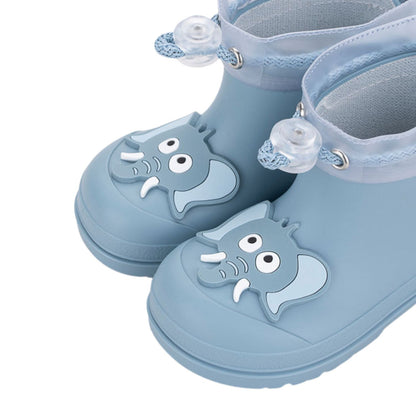 ¡Descubre las botas de agua barefoot monocolor MENDI DINO ELEFANTE de concepto barefoot de IGOR! Son tus aliadas para aventuras en familia bajo la lluvia. Su acabado mate las hace preciosas y el diseño respetuoso con sus pies las hace flexibles y cómodas. ¿Quieres aún más motivos para comprarlas? ¡Cero Drop y la plantilla es extraíble!
