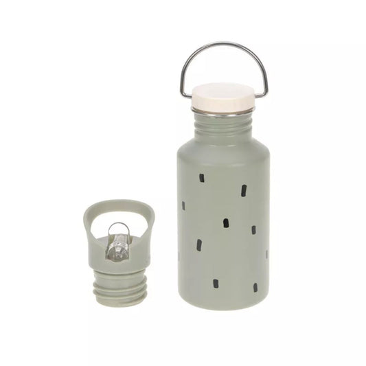 La botella de acero inoxidable Happy Prints Olive de LÄSSIG es la compañera perfecta para los pequeños exploradores de entre 3 y 10 años. Con un diseño elegante en tonos mint y materiales resistentes, esta botella combina funcionalidad, seguridad y estilo en un solo accesorio.