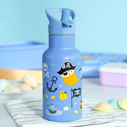 Comprar botella térmica infantil de acero inoxidable 350 ml PIRATAS de A Little Lovely Company. Cantimplora con pajita libre de BPA que mantiene el agua fría 8 horas, ideal para el colegio y la guardería.