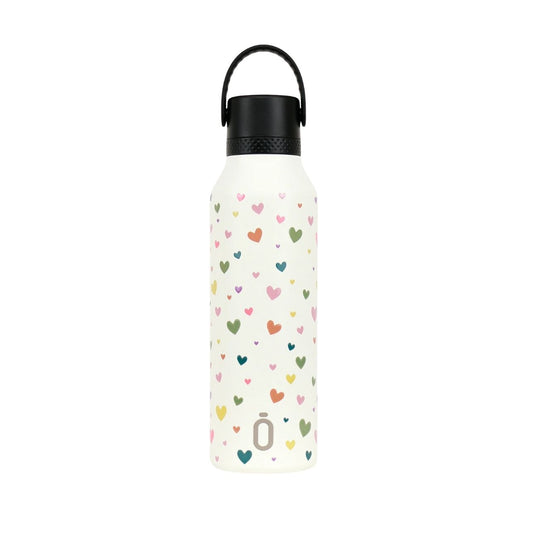 La Runbott Mii CONFETTI CORAZONE&nbsp;no es solo una botella, ¡es la aliada perfecta para acompañar cada aventura de tus peques! Ya sea en el cole, una excursión o un día en el parque, esta botella térmica de 600 ml combina funcionalidad, diseño y seguridad en un solo producto.

Gracias a su tecnología de aislamiento al vacío, mantiene las bebidas frías hasta 24 horas y calientes hasta 12, sin condensación exterior. ¿Lo mejor? Su innovador sistema EverTaste® con recubrimiento cerámico interior evita sabores