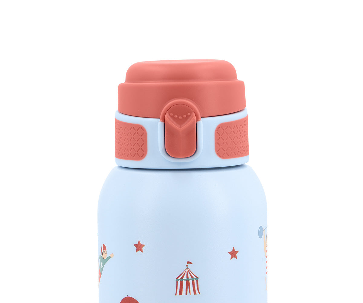 Botella de Acero Térmica Circus Show (Circo) 500ml: ¡Bebidas frescas en cada aventura!

✈️ Diseño alegre y aventurero: Estampado CIrcus Show (Circo) , a juego con la colección escolar favorita de los peques. Boquilla ergonómica aprobada por odontopediatras.