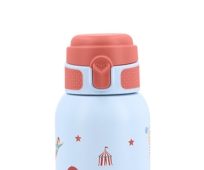 Botella de Acero Térmica Circus Show (Circo) 500ml: ¡Bebidas frescas en cada aventura!

✈️ Diseño alegre y aventurero: Estampado CIrcus Show (Circo) , a juego con la colección escolar favorita de los peques. Boquilla ergonómica aprobada por odontopediatras.