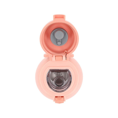la Botella de Acero Térmica Mouse Fairies (Cenicienta) de 500ml. Esta botella térmica infantil es la compañera ideal para el colegio, excursiones o tardes de parque, gracias a su resistencia y gran capacidad. Su diseño sin pajita facilita una limpieza rápida y profunda, asegurando la máxima higiene diaria.