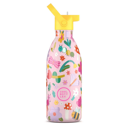 Nueva botella térmica The Bottles Kids 500ml Bug Life. Con doble tapón (pajita y rosca), relieve 3D y tecnología Triple Cool™ para 36h de frío. ¡La botella ideal para las aventuras más grandes!

¡Llega la evolución de nuestras botellas Kids! Ahora en formato 500 ml y con nuevos diseños que harán que los niños más mayores quieran llevarla a todas partes. Bug Life presenta un diseño con tacto en relieve 3D y Triple Cool™ Technology para mantener bebidas 36 horas frías y 18 calientes. Viene con dos tapones inc