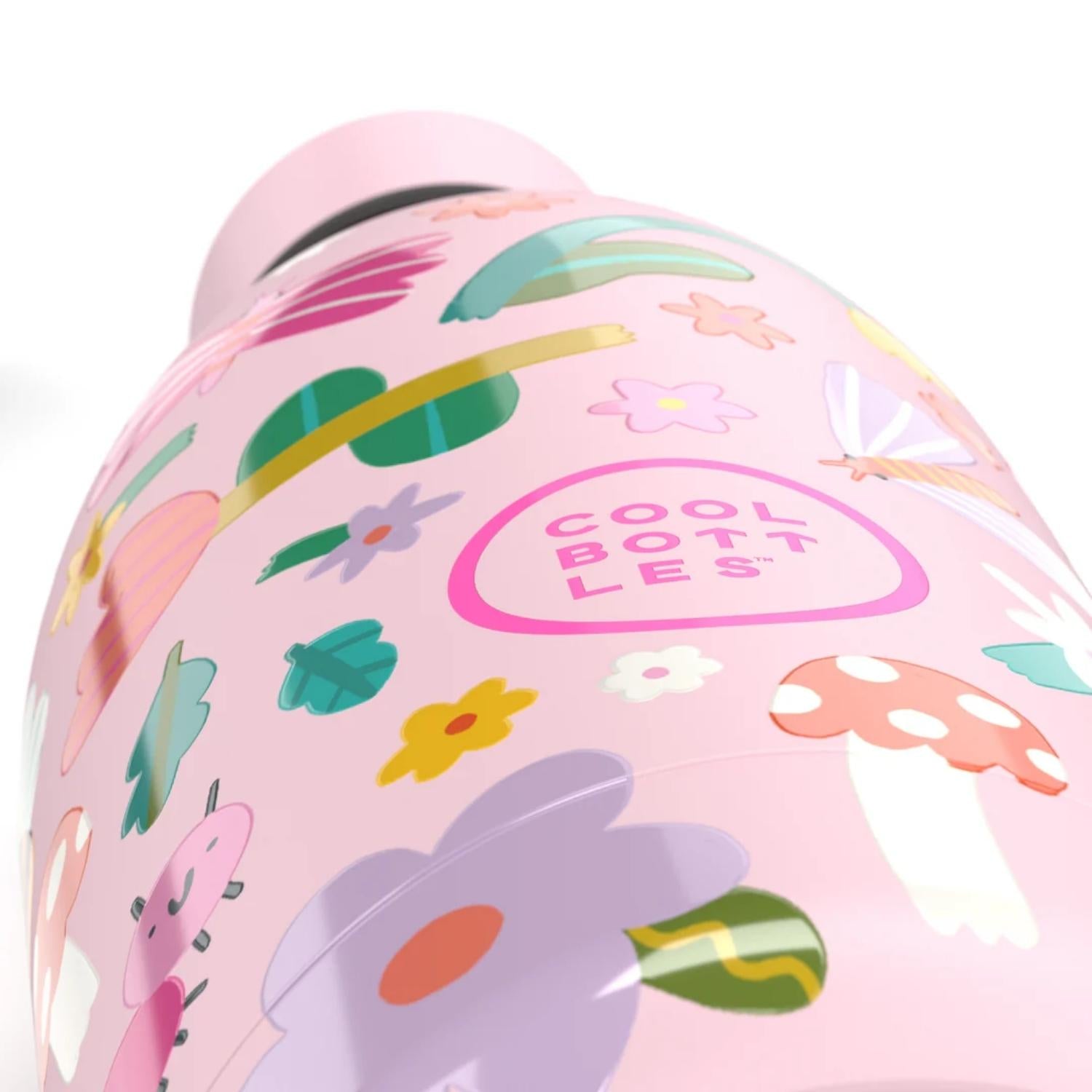 Nueva botella térmica The Bottles Kids 500ml Bug Life. Con doble tapón (pajita y rosca), relieve 3D y tecnología Triple Cool™ para 36h de frío. ¡La botella ideal para las aventuras más grandes!

¡Llega la evolución de nuestras botellas Kids! Ahora en formato 500 ml y con nuevos diseños que harán que los niños más mayores quieran llevarla a todas partes. Bug Life presenta un diseño con tacto en relieve 3D y Triple Cool™ Technology para mantener bebidas 36 horas frías y 18 calientes. Viene con dos tapones inc
