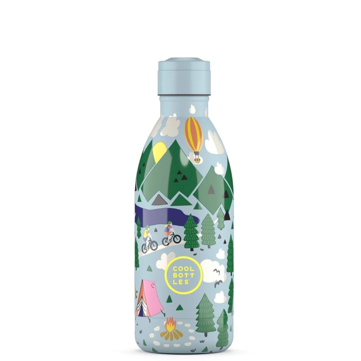 ¡La naturaleza te llama con la botella Outdoor Adventure de 500 ml! Esta nueva versión de The Bottles Kids ha sido diseñada para acompañar a los niños más mayores en sus excursiones, campamentos y aventuras diarias. Gracias a su fabricación en acero inoxidable 18/8, es una opción ultra resistente y saludable, libre de BPA y toxinas. Su acabado con tacto en relieve 3D no solo es visualmente increíble, sino que mejora el agarre incluso con las manos húmedas. Además, su tecnología de triple aislamiento elimina