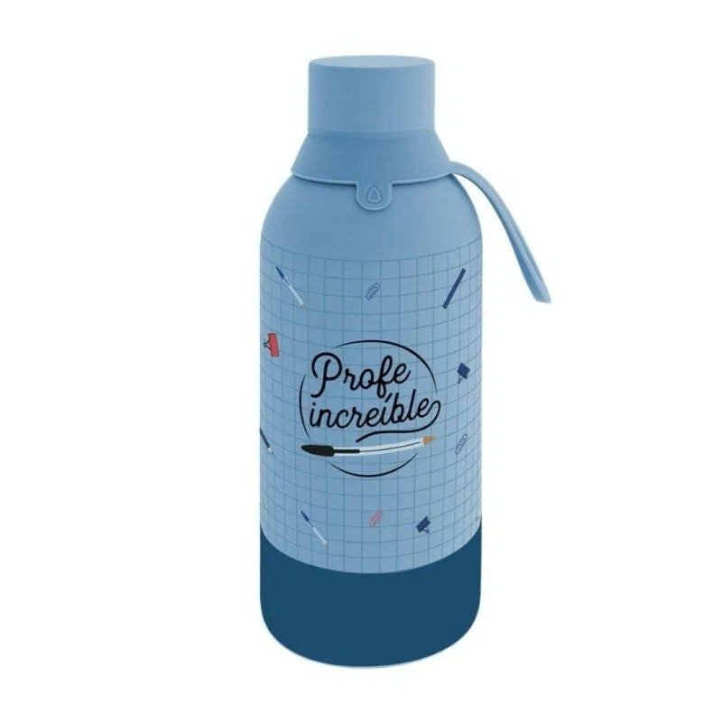 Si buscas un regalo práctico, original y lleno de cariño para tu profe, esta botella isotérmica de acero inoxidable de 500ml es la elección perfecta. Diseñada para mantener las bebidas frías hasta 24 horas y calientes hasta 12 horas, es ideal para acompañarle en el trabajo, el gimnasio o cualquier aventura diaria.&nbsp;

Su acabado exterior gomoso y antideslizante proporciona un tacto suave y un agarre seguro, mientras que su tapón de rosca hermético evita derrames y fugas. Además, incluye un adaptador de g