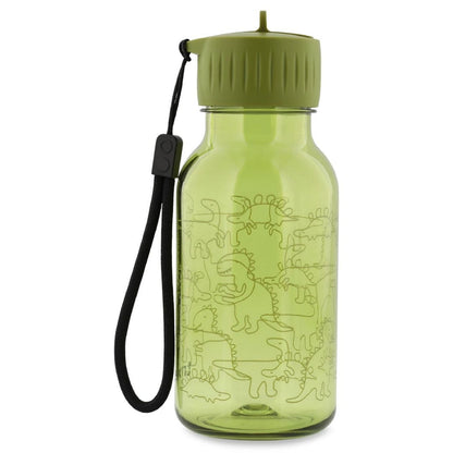La botella Tritán Dinos 350 ml de Trixie está diseñada para acompañar a los más pequeños en todas sus escapadas: al parque, al cole o a sus excursiones más salvajes.

Su capacidad de 350 ml la hace ideal para manos pequeñas, y su boquilla tipo sorbete permite beber con facilidad y sin derrames. Además, la tapa se abre y cierra rápidamente, algo fundamental cuando hay prisa o muchas cosas en las manos.
