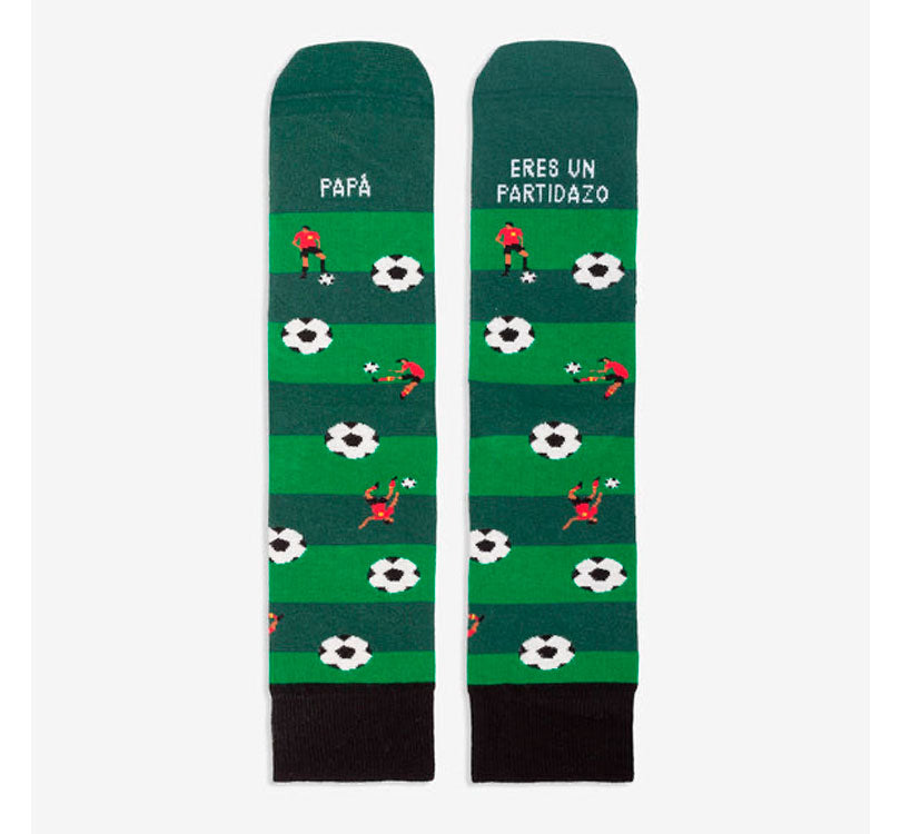 calcetines papa eres un partido Diseñados en España con algodón de máxima calidad y con los mensajes tejidos en el propio calcetín. Cuentan con la certificación OEKO-TEX®.