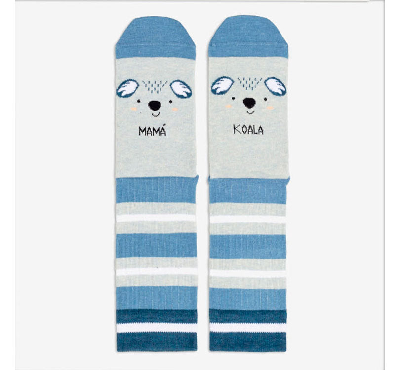 Calcetines Mamá koala Diseñados en España con algodón de máxima calidad y con los mensajes tejidos en el propio calcetín. Cuentan con la certificación OEKO-TEX®