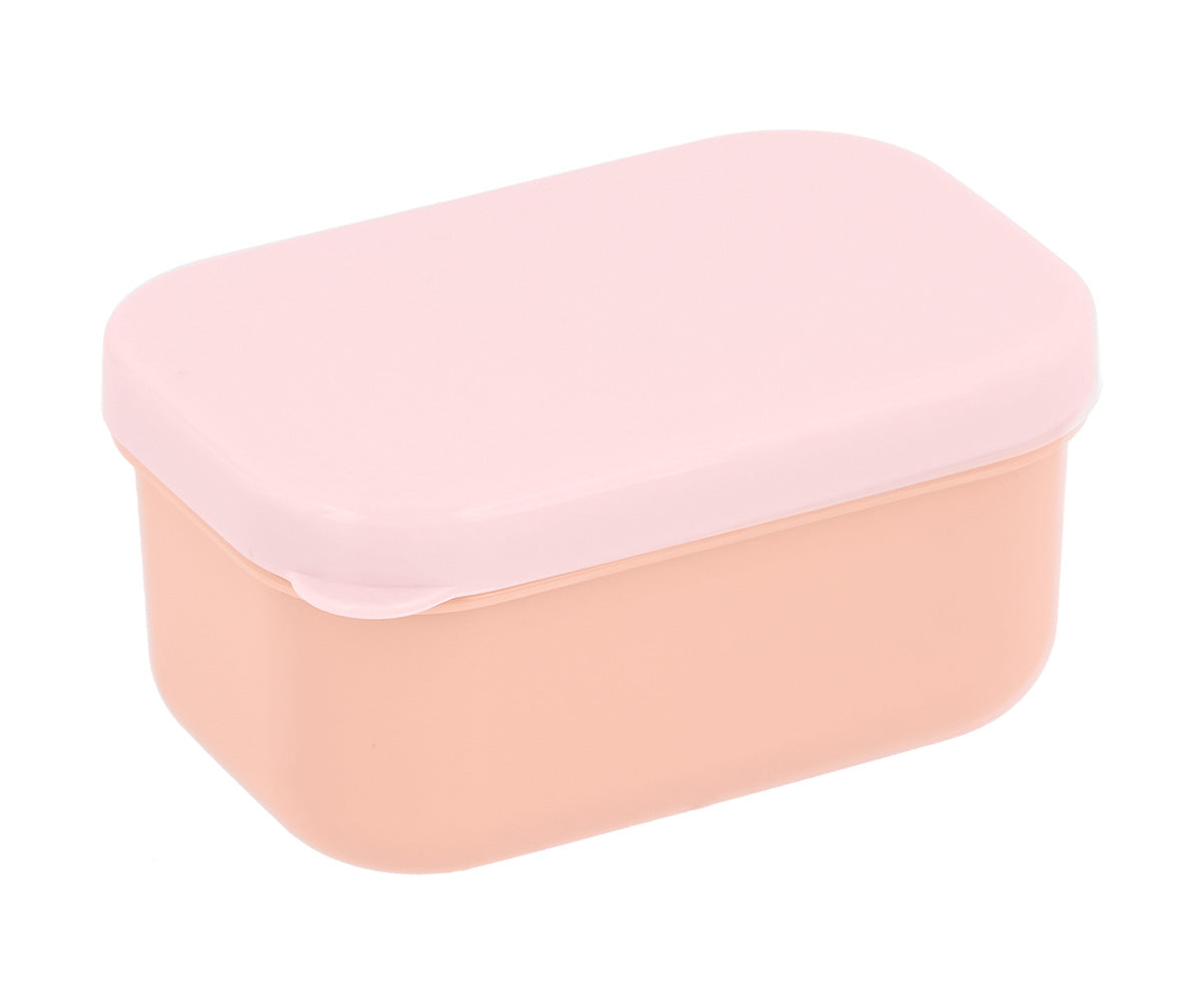  La Caja de Almuerzo Bento Mouse Fairies (Cenicienta) de Tutete es la solución perfecta para organizar el menú diario de los más pequeños. Gracias a su capacidad de 500ml y su cajita interior extraíble, podrás separar los alimentos de forma cómoda, manteniendo la comida fresca y apetitosa. Además, puedes añadir una pegatina vinílica personalizada para identificarla en el cole. 