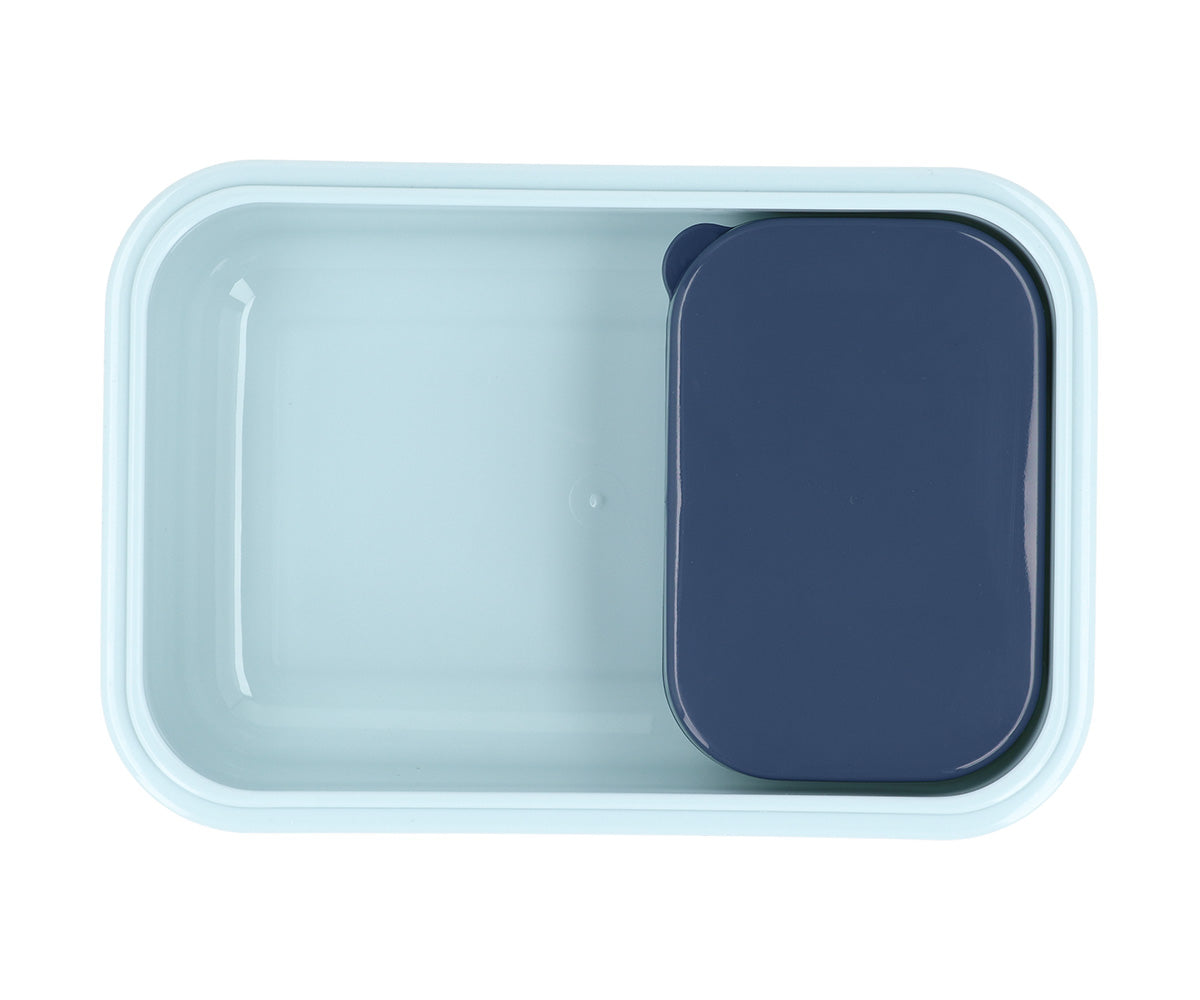  La Caja de Almuerzo Bento Planes (Aviones) de Tutete es la solución perfecta para organizar el menú diario de los más pequeños. Gracias a su capacidad de 500ml y su cajita interior extraíble, podrás separar los alimentos de forma cómoda, manteniendo la comida fresca y apetitosa. Además, puedes añadir una pegatina vinílica personalizada para identificarla en el cole. 
