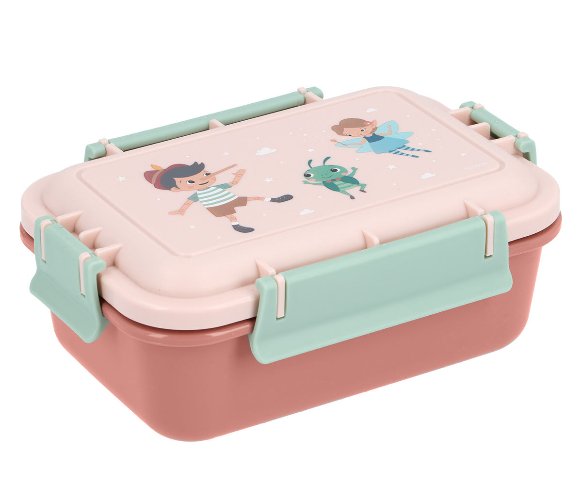 La Caja de Almuerzo Bento Wooden Boy (Pinocho) de Tutete es la solución perfecta para organizar el menú diario de los más pequeños. Gracias a su capacidad de 500ml y su cajita interior extraíble, podrás separar los alimentos de forma cómoda, manteniendo la comida fresca y apetitosa. Además, puedes añadir una pegatina vinílica personalizada para identificarla en el cole.
