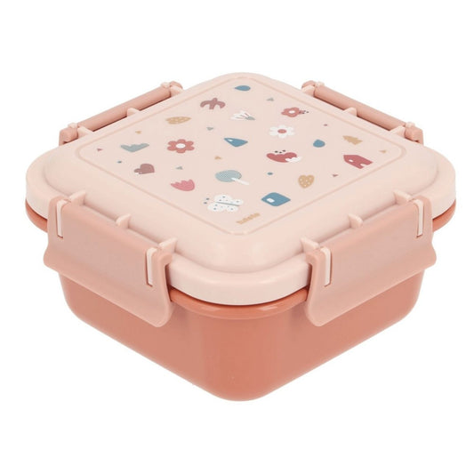 ¿Estás buscando una forma divertida y práctica para que tu hijo lleve el almuerzo al cole? ¡La Caja Almuerzo infantil Grande Geometric Nature es perfecta para ti! Esta caja cuenta con una sorprendente ilustración del clásico cuento con dibujos muy molones en la tapa y tiene capacidad suficiente para snacks, frutas o tentempiés saludables.


Además, se cierra con facilidad gracias a sus cuatro puntos de presión, lo que la hace hermética y fácil de abrir para los niños. Pero eso no es todo, esta caja tiene un