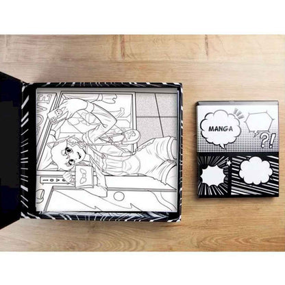 Caja Creativa Manga Girl – SYCOMORE 🎨
Edad recomendada: A partir de 10 años
Dimensiones: 26 x 22 x 4 cm
Incluye:
✔ 10 hojas de papel layout impresas
✔ 10 hojas de maquetación
✔ 8 rotuladores de colores
✔ 1 folleto de instrucciones
✔ Caja de cartón rígido con cierre de velcro