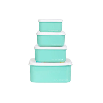  set de 4 cajitas de almuerzo apilables con divertido diseño de jungke es el aliado perfecto para la merienda o el tentempié escolar. Al contar con cuatro dimensiones distintas, te permite llevar por separado alimentos variados sin mezclar sabores ni texturas. 