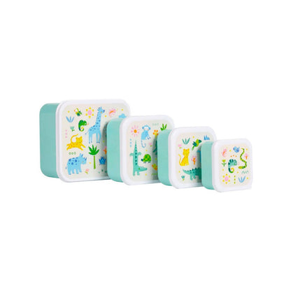  set de 4 cajitas de almuerzo apilables con divertido diseño de jungke es el aliado perfecto para la merienda o el tentempié escolar. Al contar con cuatro dimensiones distintas, te permite llevar por separado alimentos variados sin mezclar sabores ni texturas. 