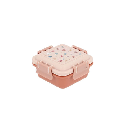 ¿Estás buscando una forma divertida y práctica para que tu hijo lleve el almuerzo al cole? ¡La Cajita Almuerzo infantil Geometric Nature es perfecta para ti! Esta caja cuenta con una sorprendente ilustración del clásico cuento con dibujos muy molones en la tapa y tiene capacidad suficiente para snacks, frutas o tentempiés saludables.


Además, se cierra con facilidad gracias a sus cuatro puntos de presión, lo que la hace hermética y fácil de abrir para los niños.